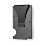 Kaarditasku Elevated Metallic Forged Carbon valgel taustal