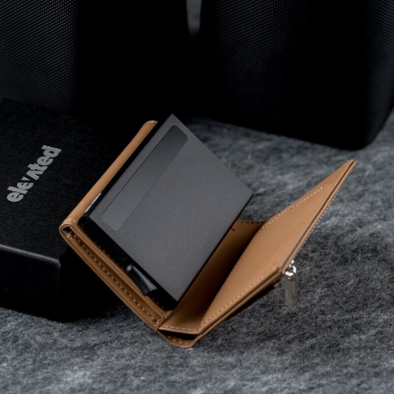 Kaarditasku Elevated Ultimate 1.0 kt009 brown beige magnetkinnitus