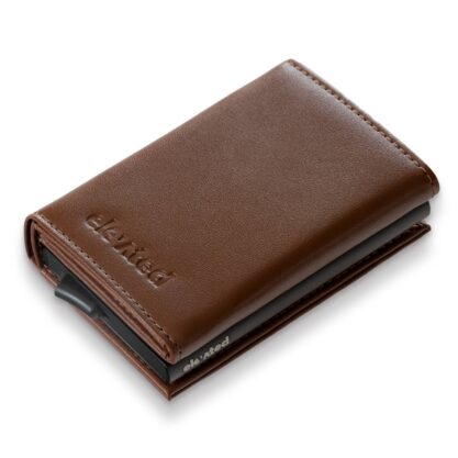 Kaarditasku Elevated Ultimate 1.0 - Chestnut Brown (valgel taustal)