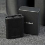 Elevated Plus 2.2 kaarditasku Black – olitatud must taisnahk Elevated kinkekarbiga, kingitus mehele