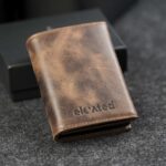 Elevated Plus 2.2 nahast kaarditasku Chocolate Brown – tumepruun vahatatud taisnahk koos kinkekarbiga, kingitus meestele