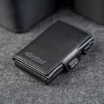 Kaarditasku Elevated Snap 1.0 Black, suletud, nurga alt